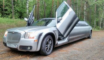 Свадебный лимузин Chrysler 300C Limousine № Л5523, серебристый