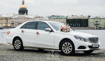 Машина на свадьбу Mercedes-Benz W212 № Ш5883, белый
