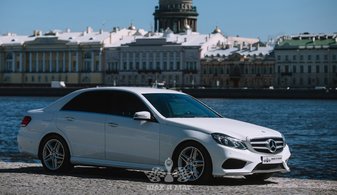 Машина на свадьбу Mercedes-Benz E 200 № Ш5884, белый