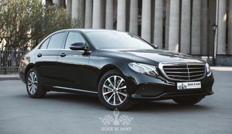 Машина на свадьбу Mercedes-Benz W213 № Ш5890, черный