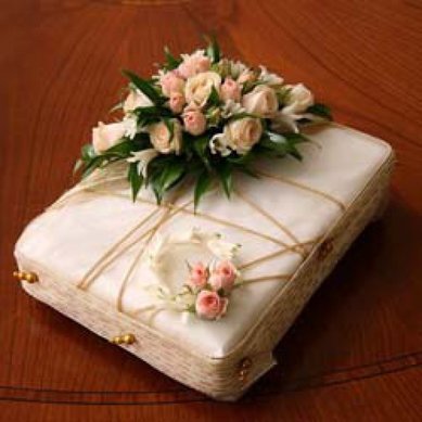 подушка для колец С3654 - Салон цветов Свадебные цветы СПб