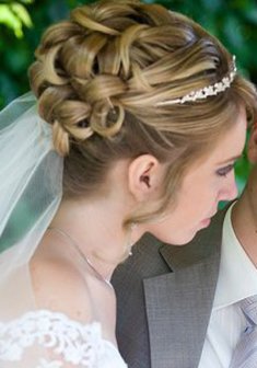 Cвадебная прическа Л14173 с собранными волосами