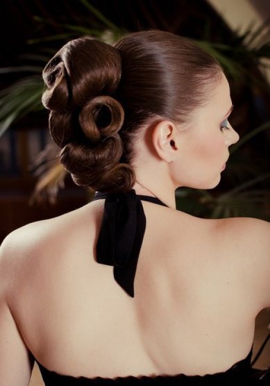 Прическа на свадьбу К15664 - Свадебный салон красоты Камелия