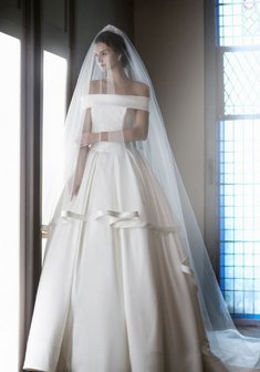 Свадебное платье Stella-O21436. А-силуэт, длинное со шлейфом.