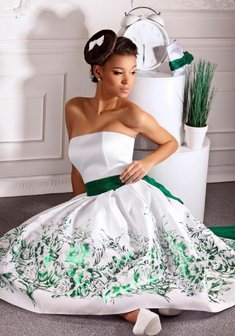 Арт. Влюбленная в весну-A29196