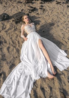 Свадебное платье Olena-O33902. С прямой юбкой, длинное со шлейфом.