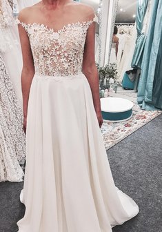 Свадебное платье Chloe-O34704. С прямой юбкой, длинное со шлейфом.