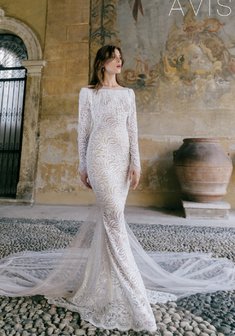 Свадебное платье Roksi-С61441. С прямой юбкой, длинное со шлейфом.