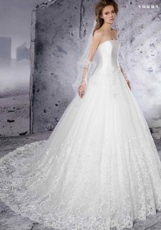 Свадебное платье Milena-D63226. С пышной юбкой, длинное без шлейфа.