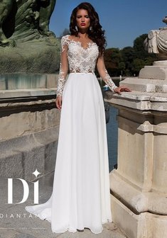 Свадебное платье Petra-M63507. С прямой юбкой, длинное со шлейфом.