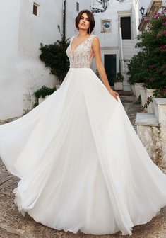 Свадебное платье Aletta от Vasylkov-M66837. С пышной юбкой, длинное без шлейфа.