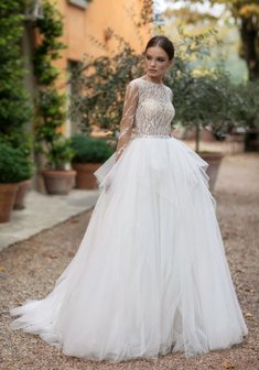 Свадебное платье Nemesia-M67835. С пышной юбкой, длинное со шлейфом.