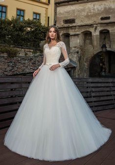 Свадебное платье Айгюль-М67864. С пышной юбкой, длинное со шлейфом.