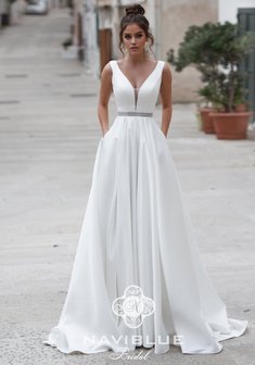 Свадебное платье Nauba-И67877. А-силуэт, длинное со шлейфом.