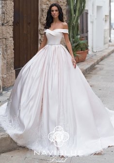 Свадебное платье Nella-И67880. С пышной юбкой, длинное со шлейфом.