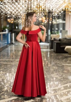 Вечернее платье 71-30-И69331. С пышной юбкой, длинное без шлейфа.