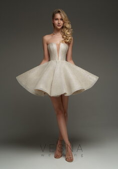 Свадебное платье Ханна Шайн-V69839. С пышной юбкой, короткое без шлейфа.