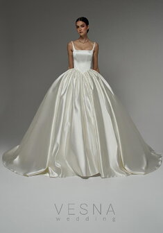 Свадебное платье Джульетта-V70226. С пышной юбкой, длинное со шлейфом.