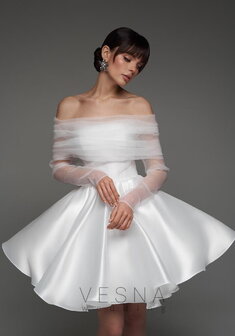 Свадебное платье Ника Силк Вайт Классик + Вуаль-V70239. С пышной юбкой, короткое без шлейфа.