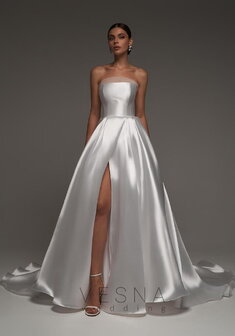 Свадебное платье Шадэ Силк-V70247. С пышной юбкой, длинное со шлейфом.