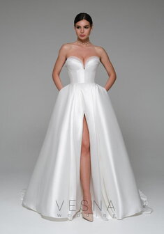 Свадебное платье Дэва-V70282. А-силуэт, длинное со шлейфом.
