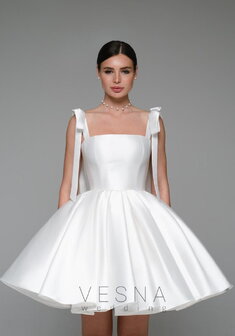 Свадебное платье Ника Вайт-V70283. С пышной юбкой, короткое без шлейфа.