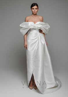 Свадебное платье Рафаэль Вайт + Хвост-V70305. С прямой юбкой, длинное со шлейфом.