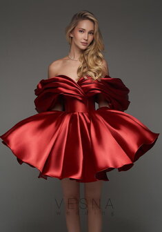 Вечернее платье Рафаэлла Черри-V70432. С пышной юбкой, короткое без шлейфа.