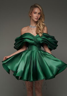 Вечернее платье Рафаэлла Эмеральд-V70433. С пышной юбкой, короткое без шлейфа.