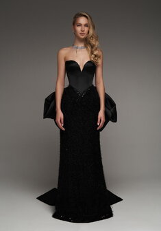 Вечернее платье Микаэла Нуар-V70448. С прямой юбкой, длинное со шлейфом.