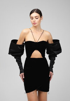 Вечернее платье Спейси Блэк-V70550. С прямой юбкой, короткое без шлейфа.