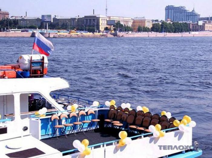 Теплоход Ариэль