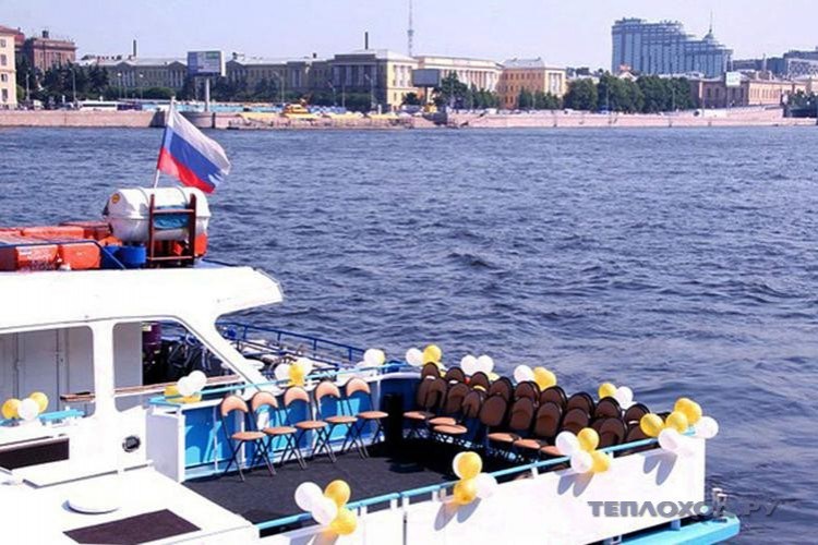 Теплоход Ариэль